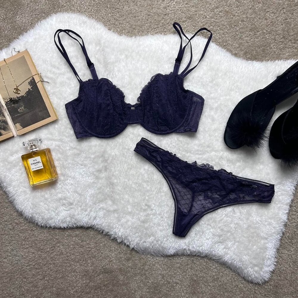 Calvin Klein matching bra and panty set!